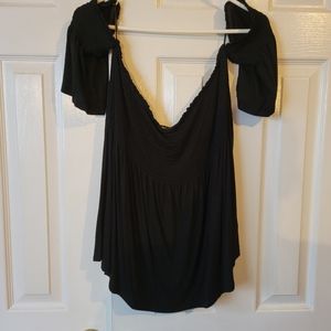 Black shoulder peek top